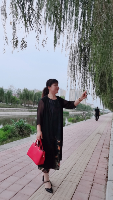 周本玲的第一张照片--红颜知己交友网