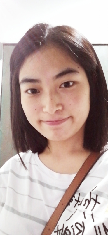 向日葵无一例外的第一张照片--红颜知己交友网