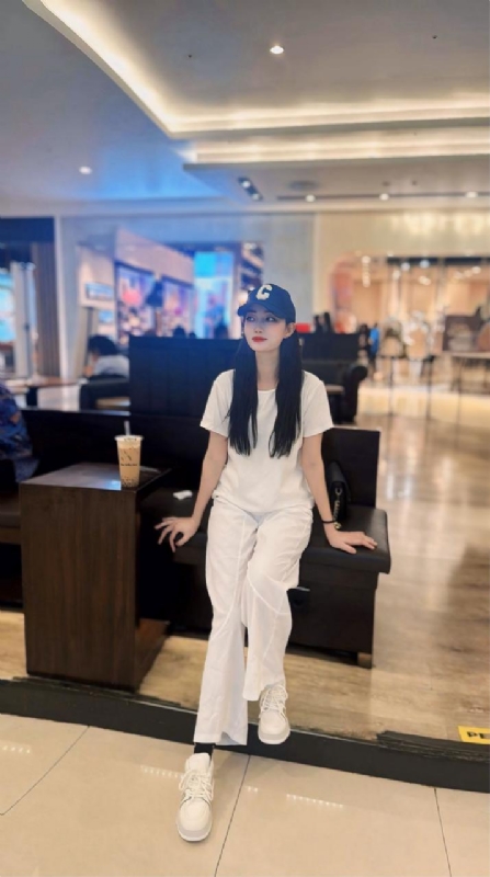 卖火柴的小女孩的第一张照片--红颜知己交友网