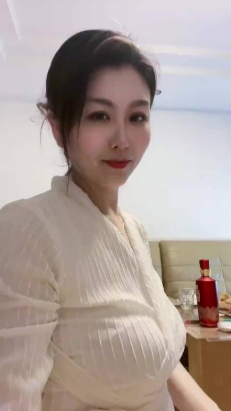 钕钕的第一张照片--红颜知己交友网